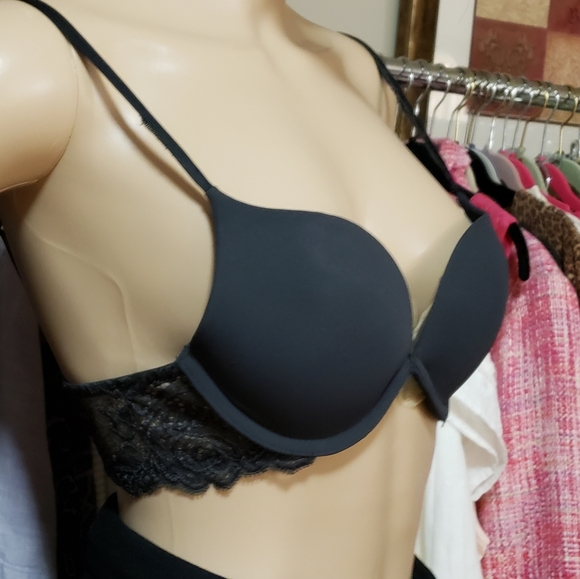 🛍 Victoria's Secret " Very Sexy" Push -Up Bra - Picture 3 of 15